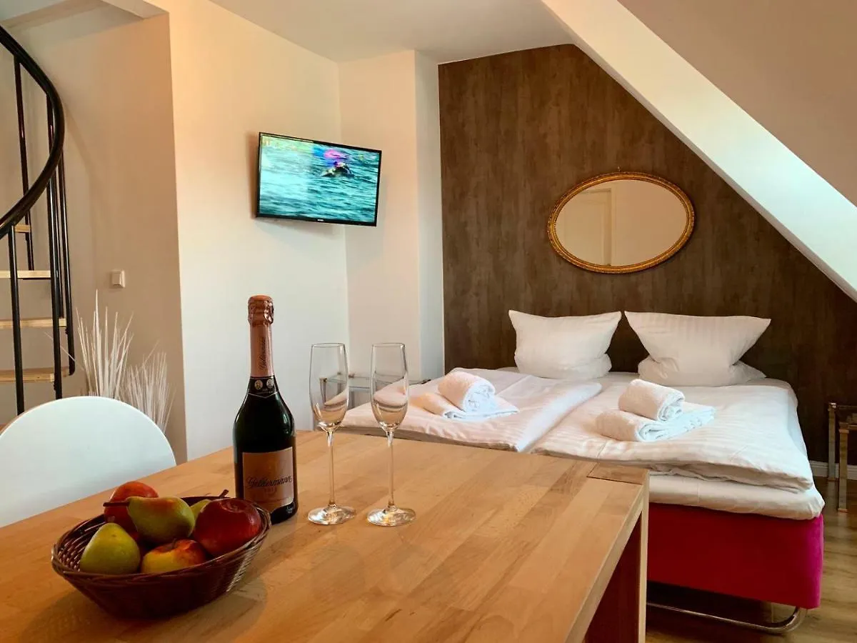 Smartlodge Hannover 0*,